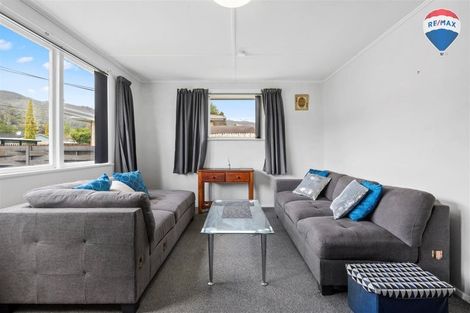 Photo of property in 266 Stokes Valley Road, Stokes Valley, Lower Hutt, 5019