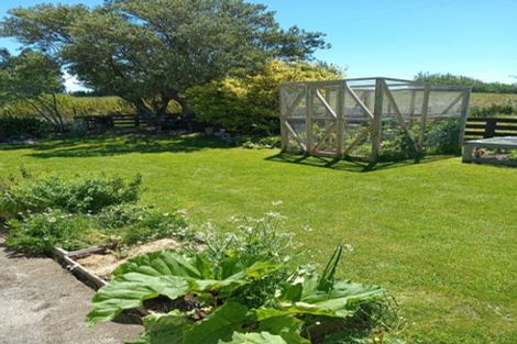 Photo of property in 86 Totara Island Road, Clifton, Balclutha, 9273
