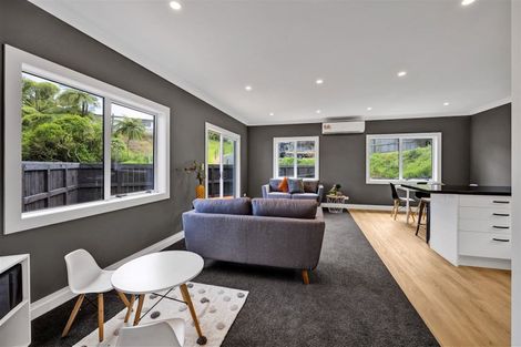 Photo of property in 23b Heta Road, Highlands Park, New Plymouth, 4312