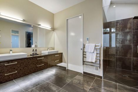 Photo of property in 233 Jervois Road, Herne Bay, Auckland, 1011