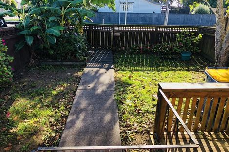 Photo of property in 1/27 Nikau Street, New Lynn, Auckland, 0600
