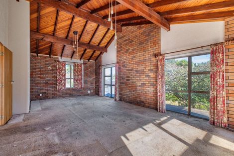 Photo of property in 35 Goodwood Drive, Goodwood Heights, Auckland, 2105