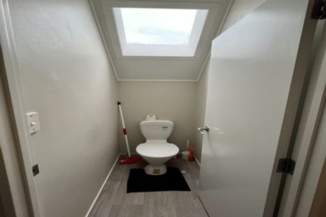 Photo of property in 5 Emmadale Lane, Hamilton East, Hamilton, 3216