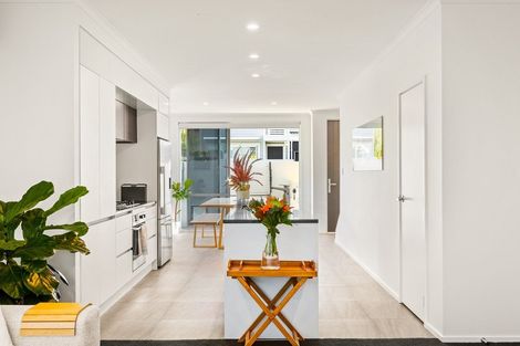 Photo of property in 69 Karepiro Drive, Stanmore Bay, Whangaparaoa, 0932