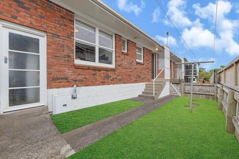 Photo of property in 2/39 Aramoana Avenue, Devonport, Auckland, 0624