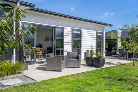 Photo of property in 6 Mcmillan Lane, Wallaceville, Upper Hutt, 5018