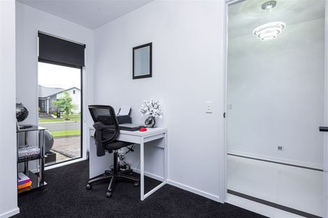 Photo of property in 5 Evelyn Crescent, Marshland, Christchurch, 8083