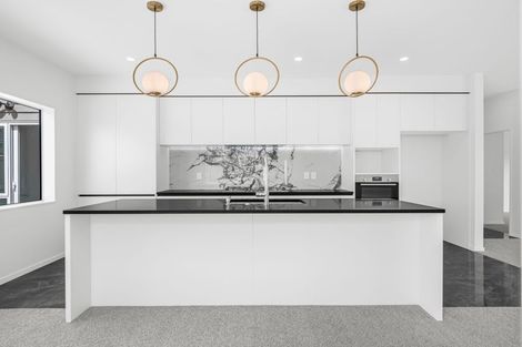 Photo of property in 17 Uatoto Road, Clarks Beach, 2122