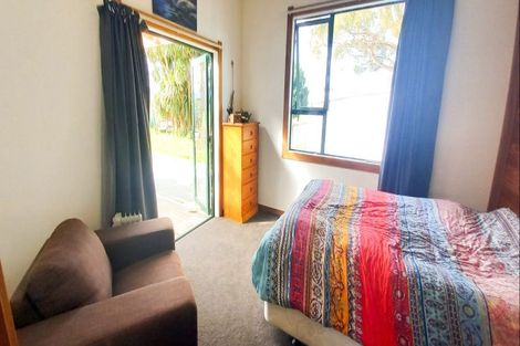 Photo of property in 2154 Ohai Clifden Highway, Eastern Bush, Otautau, 9682