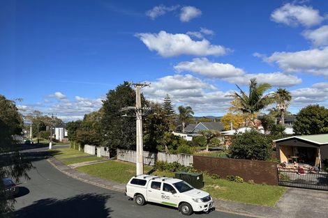 Photo of property in 1/39 Graham Avenue, Te Atatu Peninsula, Auckland, 0610