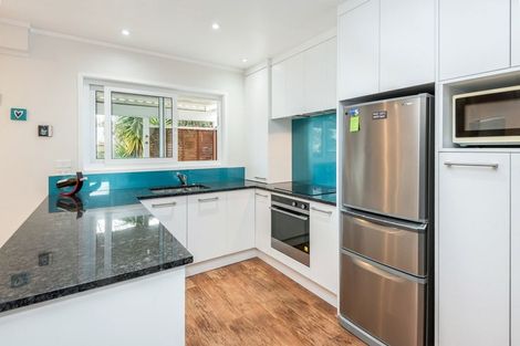 Photo of property in 4 Birman Close, Half Moon Bay, Auckland, 2012