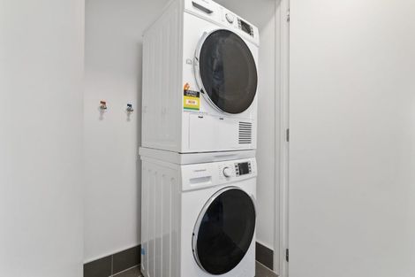 Photo of property in 1/4045f Great North Road, Glen Eden, Auckland, 0602