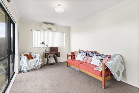 Photo of property in 18 Navan Place, Dannemora, Auckland, 2016