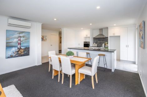 Photo of property in 8 Ladeira Place, Fitzroy, Hamilton, 3206