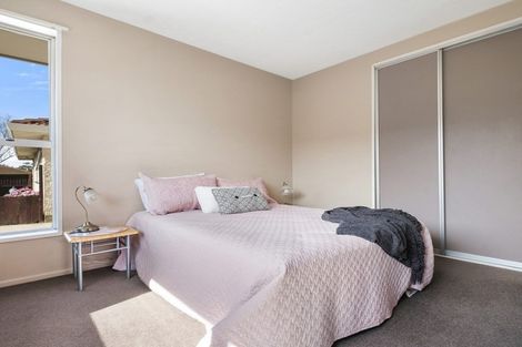 Photo of property in 2/12 Shannon Place, Belfast, Christchurch, 8051