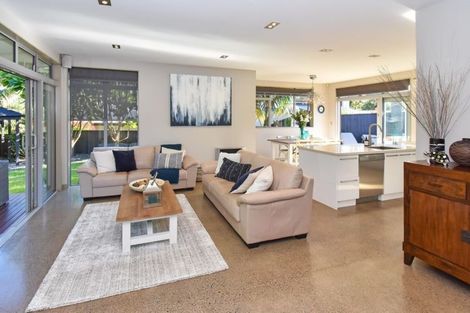 Photo of property in 12 Tuakura Way, The Gardens, Auckland, 2105