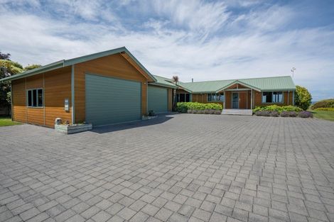 Photo of property in 8 Cameron Drive, Acacia Bay, Taupo, 3385