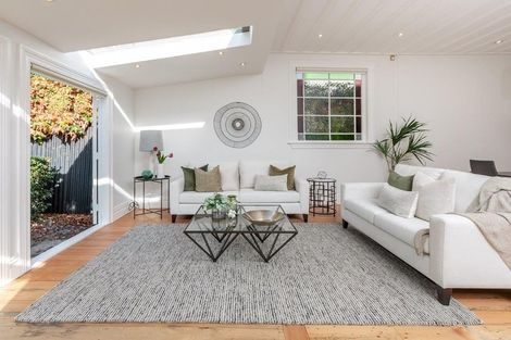 Photo of property in 35 St Marys Road, Saint Marys Bay, Auckland, 1011