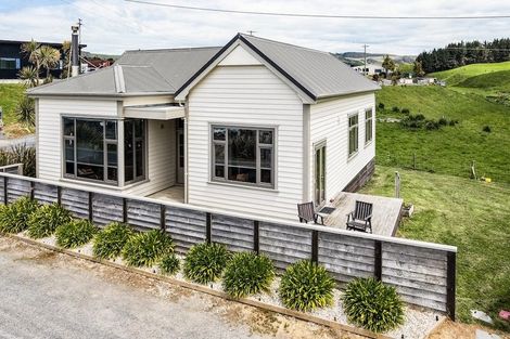 Photo of property in 2 Wood Street, Kaka Point, Balclutha, 9271