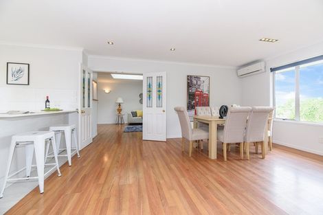 Photo of property in 595 Great South Road, Rosehill, Papakura, 2113