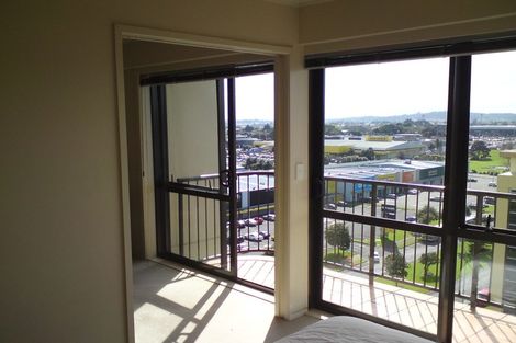 Photo of property in The Rennaissance, 14h/18 Ronwood Avenue, Manukau, Auckland, 2104