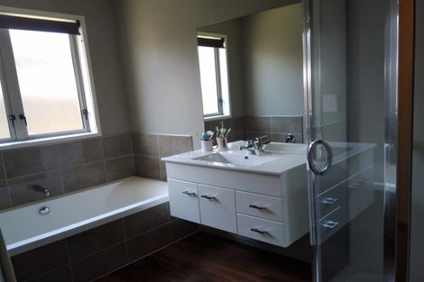 Photo of property in 19 Karoola Place, Havelock North, 4130