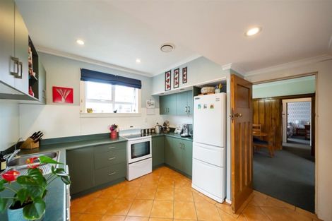 Photo of property in 12 Vogel Street, Hawera, 4610