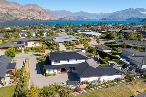 Photo of property in 5 Clearview Street, Wanaka, 9305