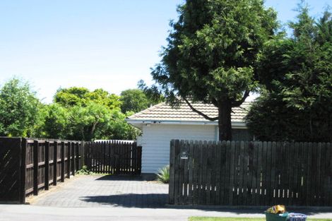 Photo of property in 253 Avonhead Road, Avonhead, Christchurch, 8042