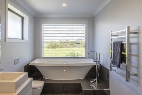 Photo of property in 13 Durham Heights, Flagstaff, Hamilton, 3210