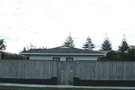 Photo of property in 79 Moana Street, Otaki Beach, Otaki, 5512