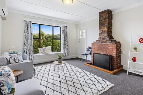 Photo of property in 123 Melbourne Road, Island Bay, Wellington, 6023