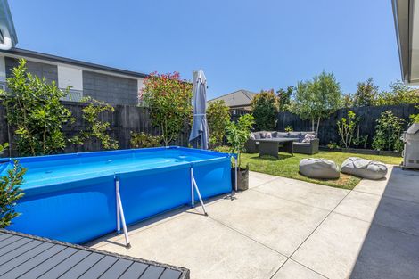 Photo of property in 27 Hiria Crescent, Papamoa Beach, Papamoa, 3118