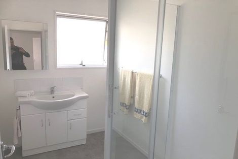 Photo of property in 21 Ranui Avenue, Ranui, Auckland, 0612