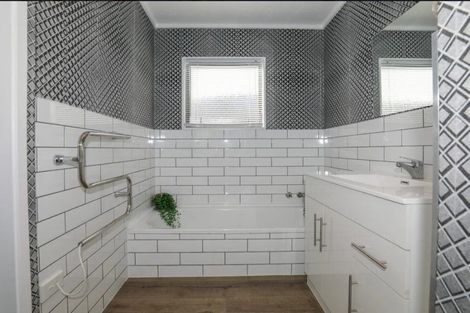 Photo of property in 28 Pukehangi Road, Pukehangi, Rotorua, 3015