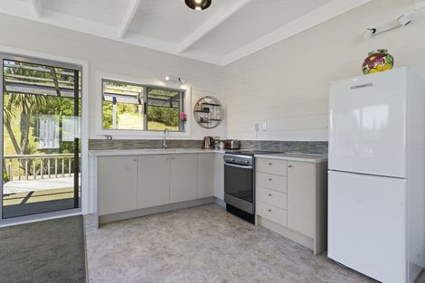 Photo of property in 11 Donald Place, Stillwater, Silverdale, 0993