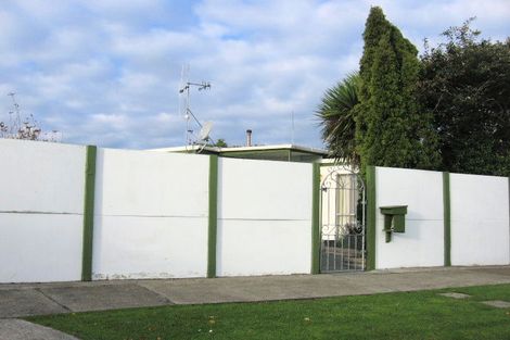 Photo of property in 6 Pukatea Place, Milson, Palmerston North, 4414