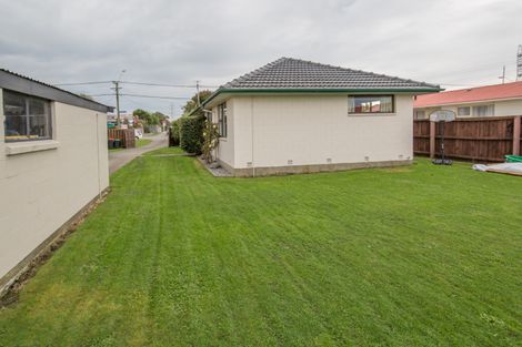 Photo of property in 25 Maces Road, Bromley, Christchurch, 8062