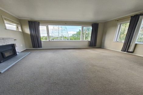 Photo of property in 9 Wakeling Avenue, Te Atatu South, Auckland, 0610
