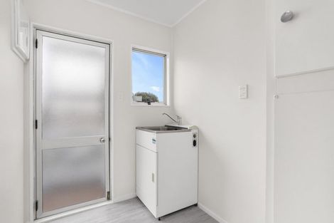 Photo of property in 2/152 Rathgar Road, Henderson, Auckland, 0610