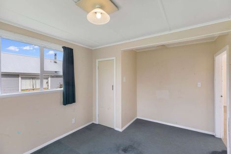 Photo of property in 27 Wilson Street, Waverley, 4510