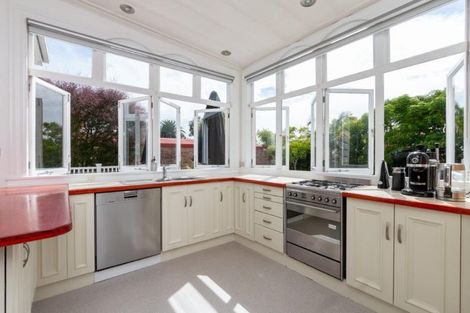 Photo of property in 11 Herne Bay Road, Herne Bay, Auckland, 1011