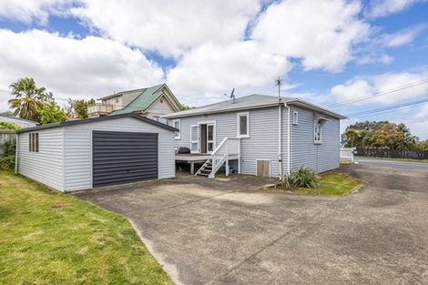 Photo of property in 22 Te Atatu Road, Te Atatu South, Auckland, 0610