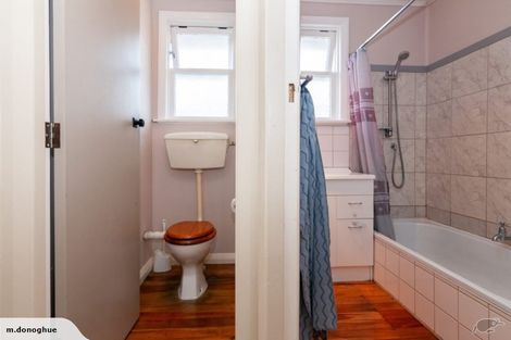 Photo of property in 2a Montrose Place, Takaro, Palmerston North, 4412