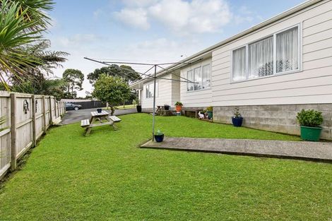 Photo of property in 2 Solea Road, Sunnyvale, Auckland, 0612
