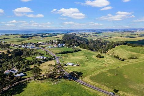 Photo of property in 2586 Awhitu Road, Awhitu, 2684