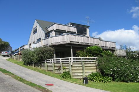 Photo of property in 13 Du Fresne Place, Russell, 0202