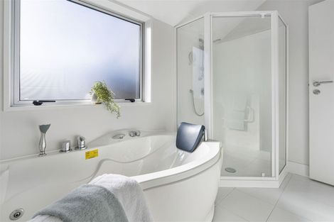 Photo of property in 496c Barbadoes Street, Edgeware, Christchurch, 8013