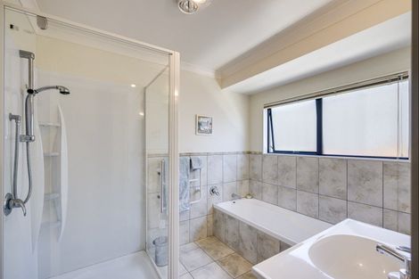 Photo of property in 42 Rochfort Road, Havelock North, 4130