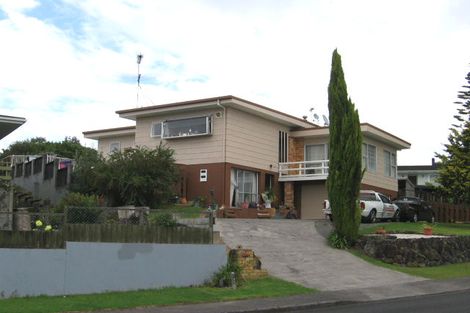 Photo of property in 19 Widmore Drive, Massey, Auckland, 0614